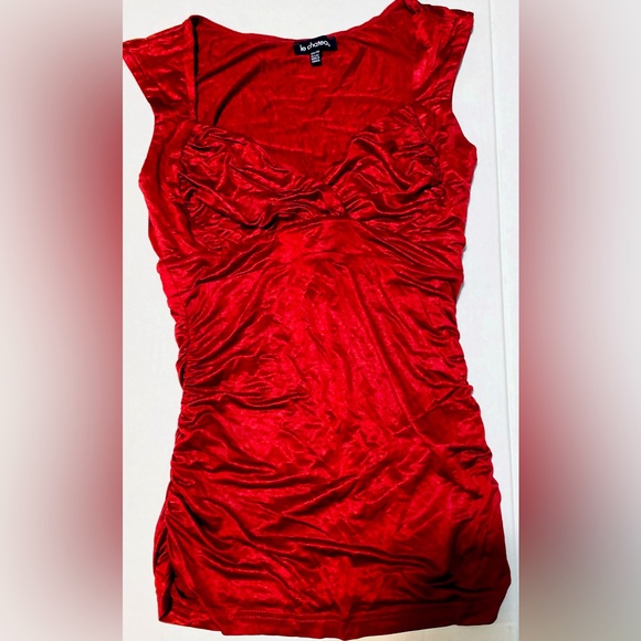 Sexy Red Silky Top with Sweetheart Neckline - Picture 2 of 4